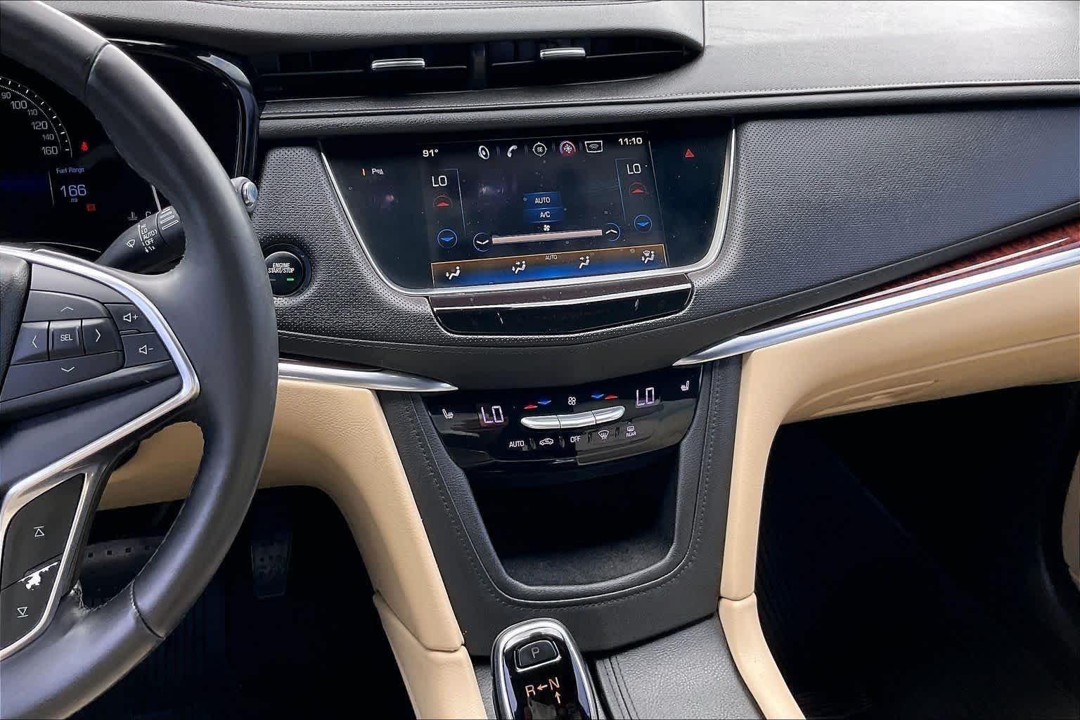 Used 2018 Crystal White Tricoat Cadillac Luxury FWD image 7