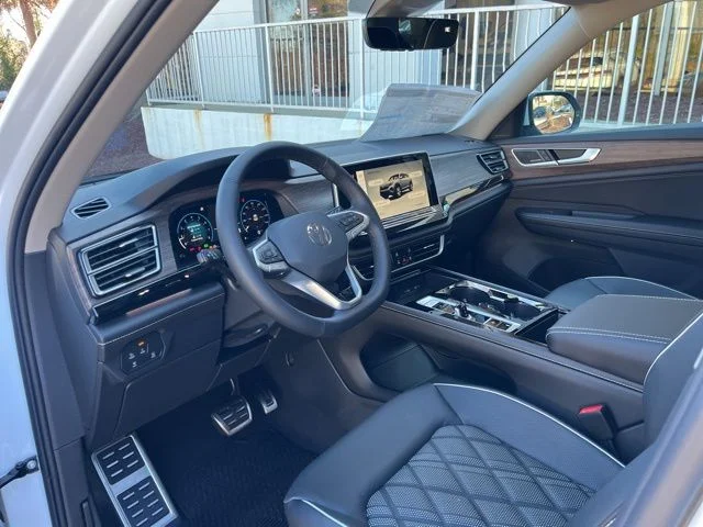 2026 Volkswagen Atlas SEL Premium R-Line - Photo 6
