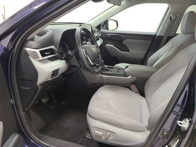 Used 2023 Blueprint Toyota LE image 18