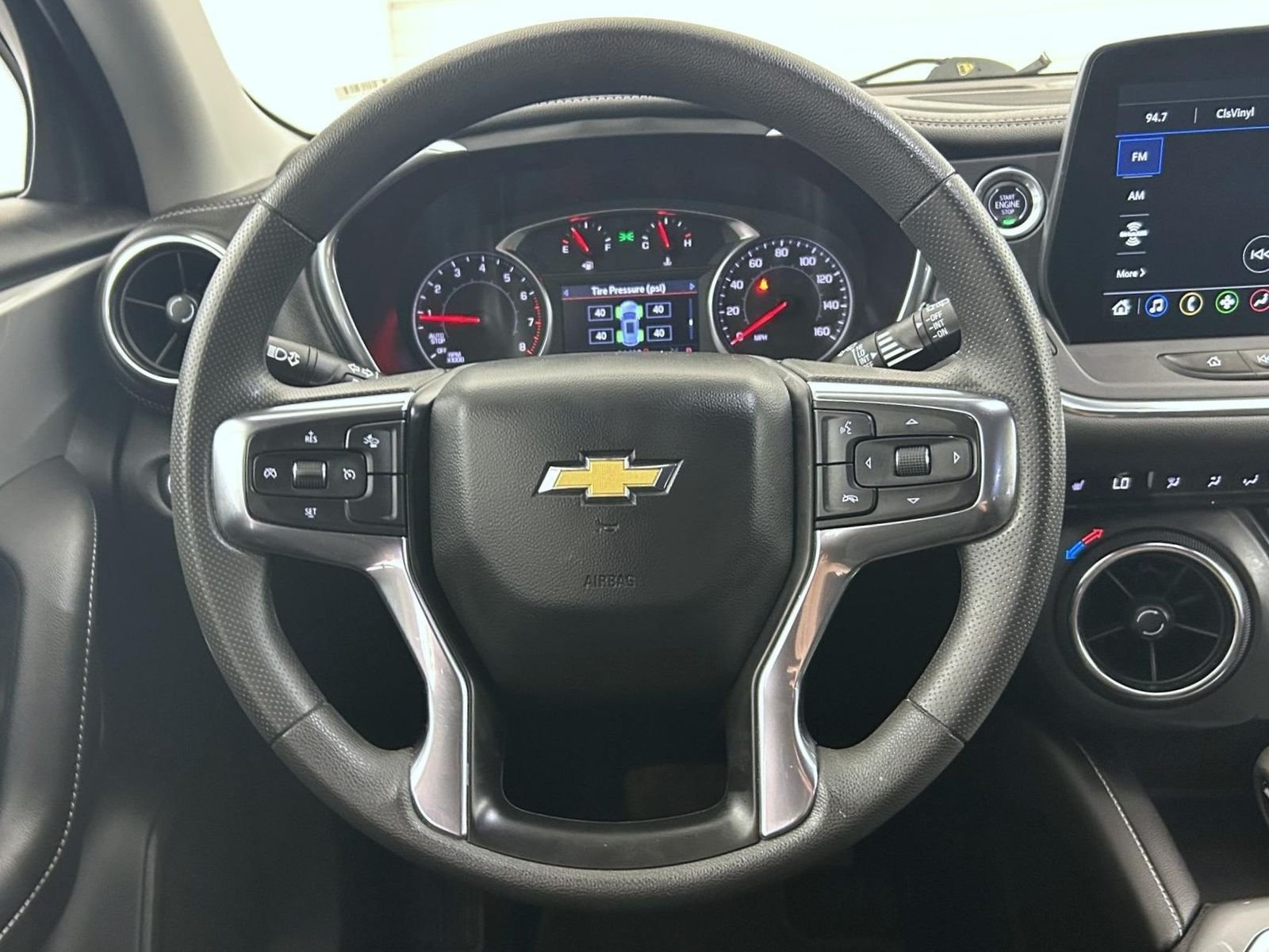 Used 2025 White Chevrolet LT image 11