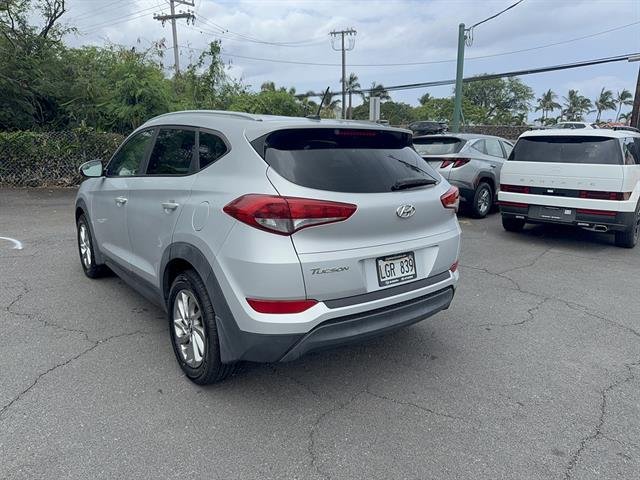 Used 2016 Molten Silver Hyundai SE image 3
