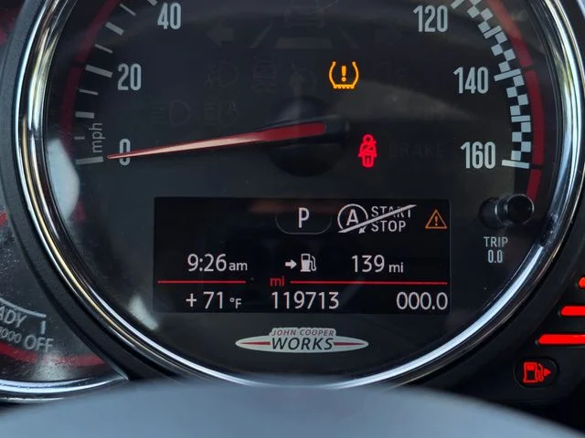 Used 2017 Silver Metallic MINI Clubman image 31