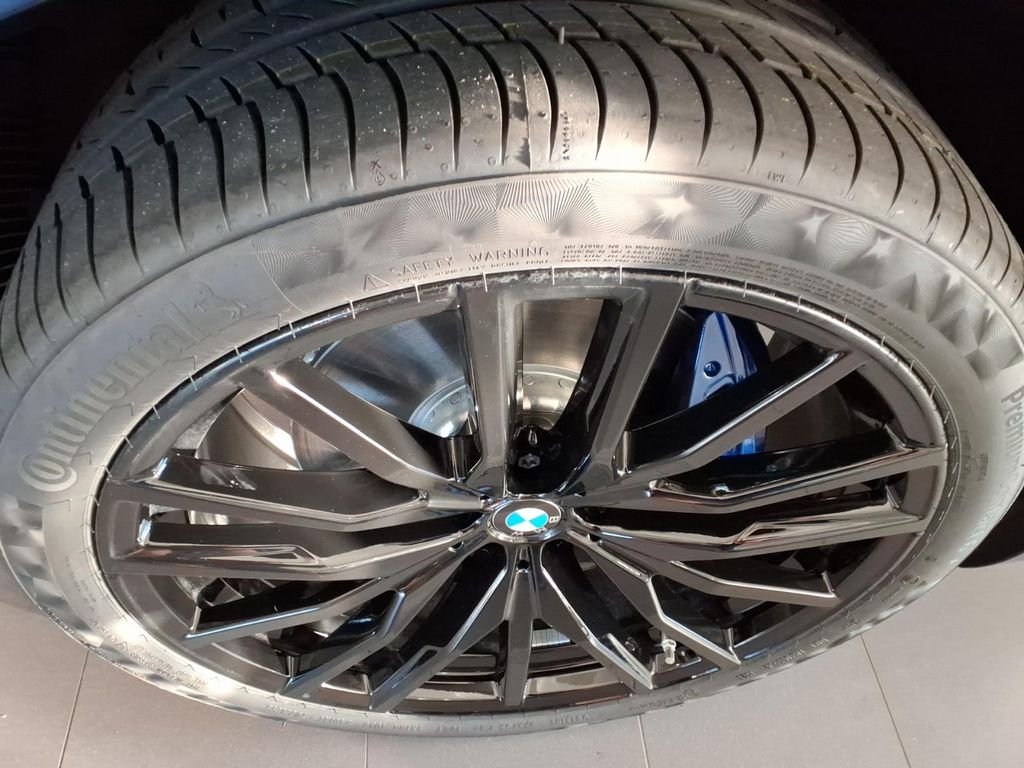 New 2026 Tanzanite Blue II Metallic BMW xDrive40i image 14