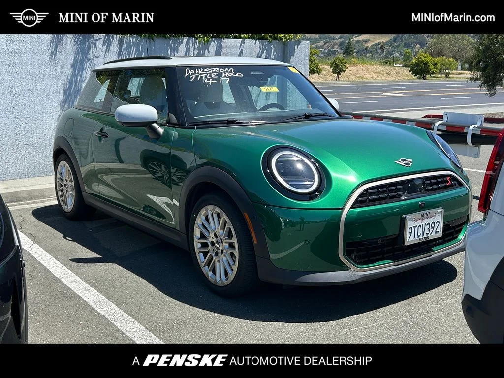 2025 MINI Hardtop Cooper S's photo