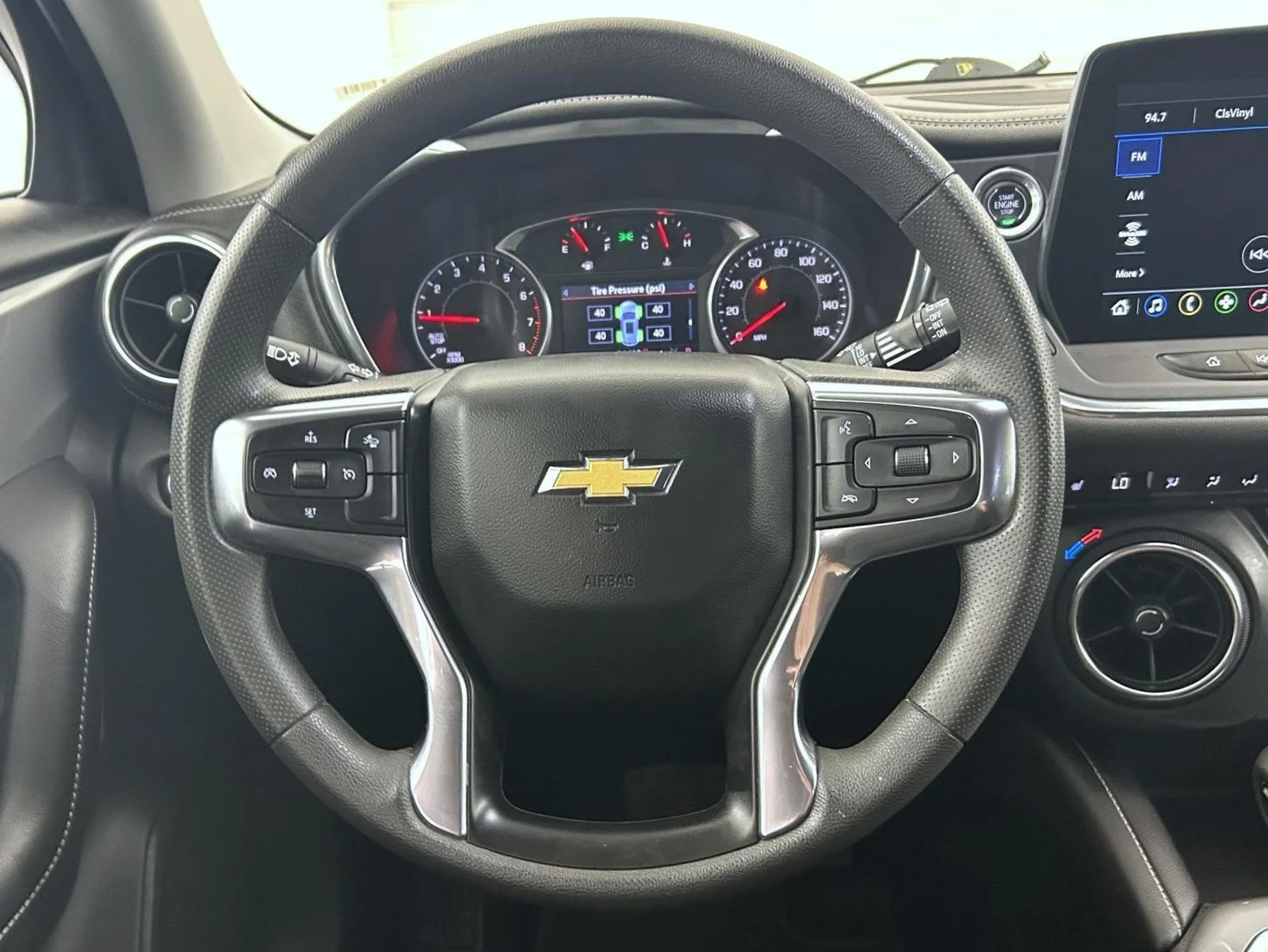 Used 2025 White Chevrolet LT image 11