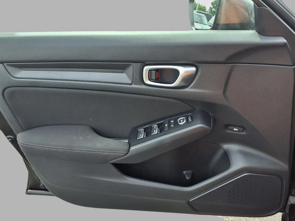Used 2025 Silver Honda LX image 17