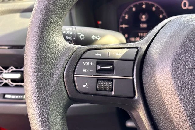 Certified Used 2025 Radiant Red Honda SE image 16
