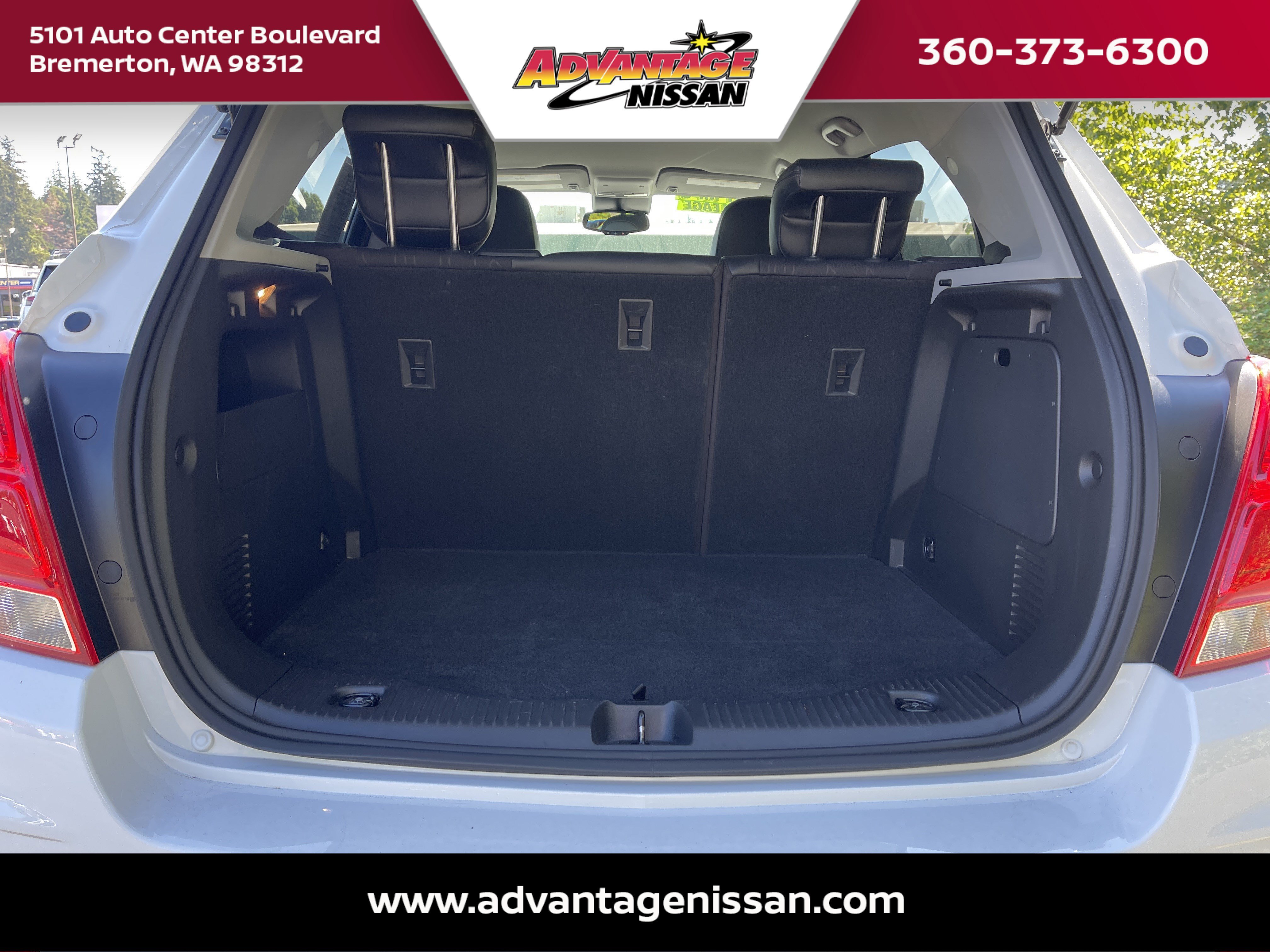 Used 2020 Summit White Chevrolet LT image 9
