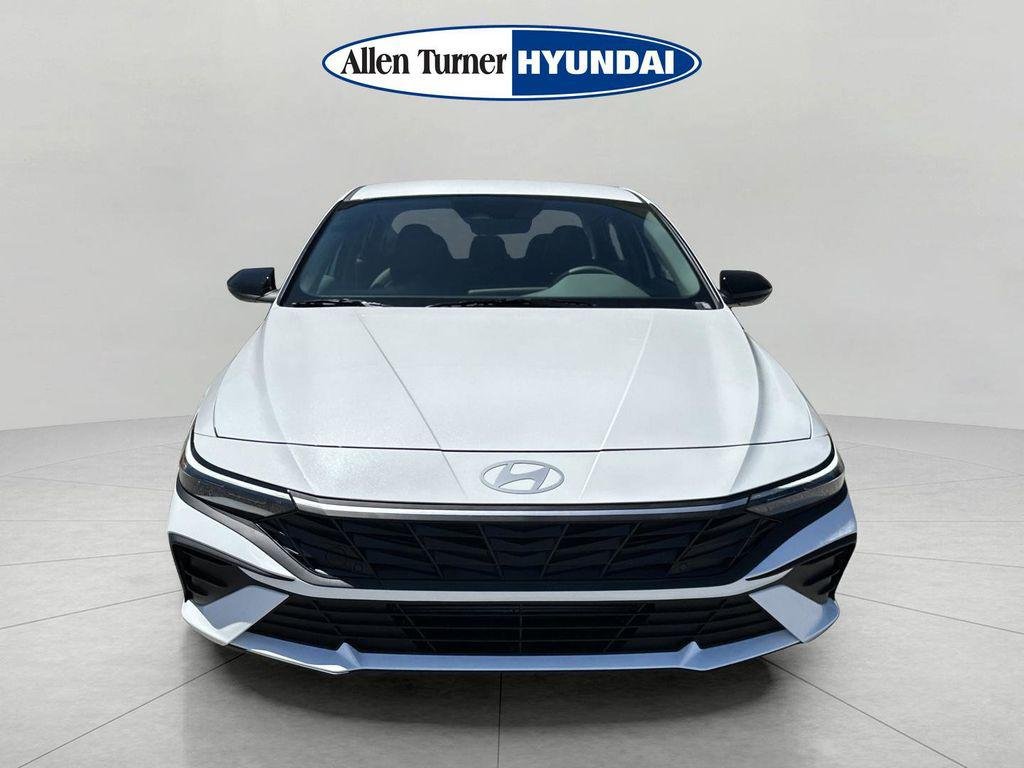 New 2026 Serenity White Hyundai SEL Sport image 3