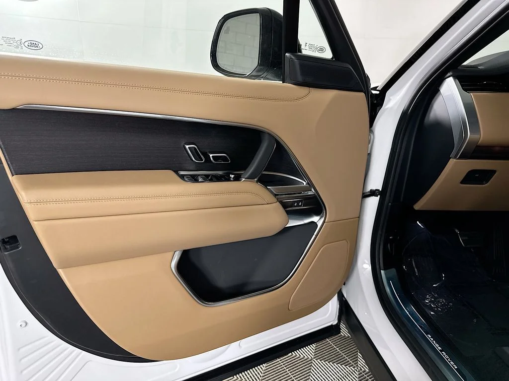 New 2026 Fuji White Land Rover SE image 22