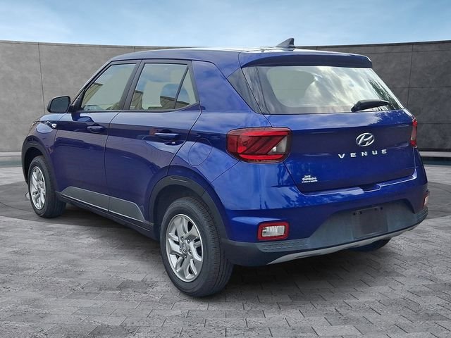Used 2022 Blue Hyundai SE image 7