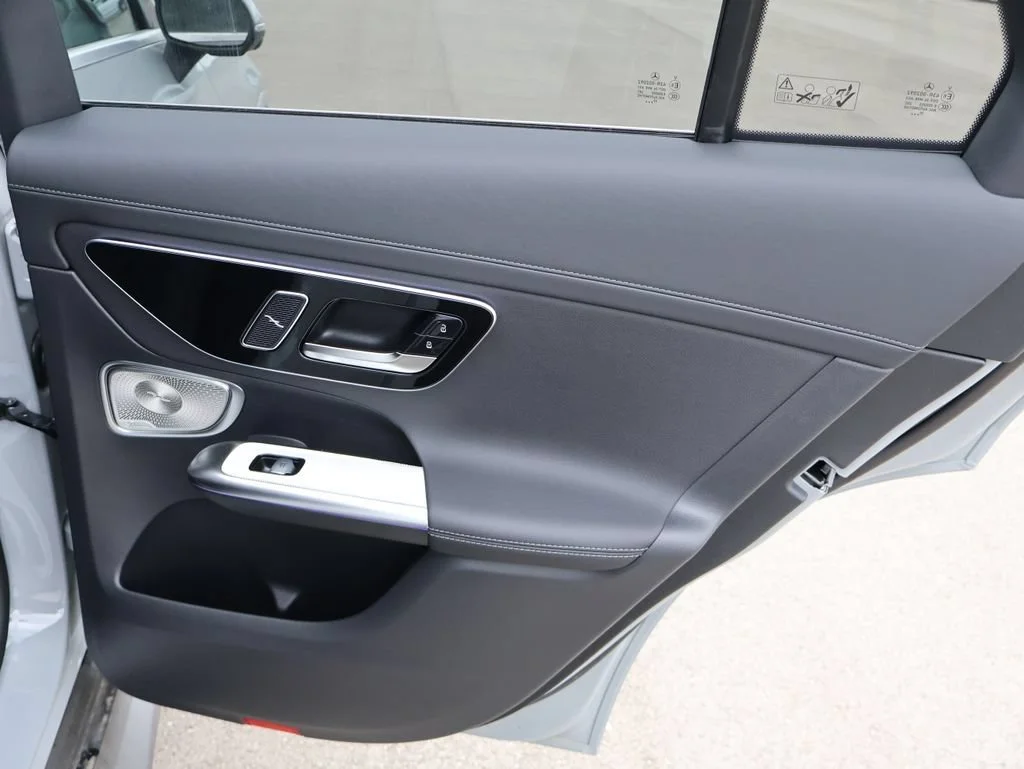 New 2026 MANUFAKTUR Alpine Grey Mercedes-Benz GLC 300 image 52