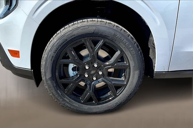 New 2025 Space White Metallic Ford XLT image 12