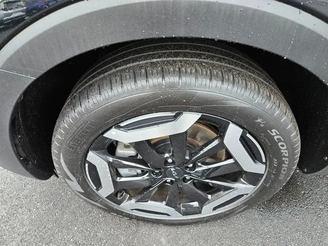 Used 2025 Black Kia S image 26
