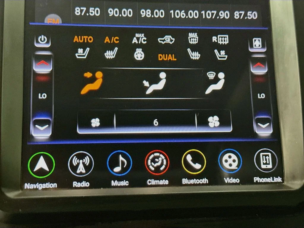 Used 2020 Black Metallic Ford Lariat image 19