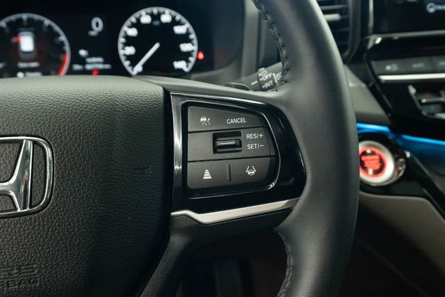 Used 2025 White Honda Touring image 22