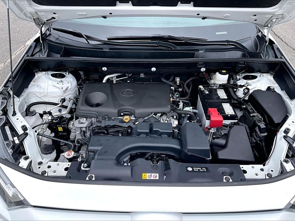 Used 2025 White Toyota XLE image 30