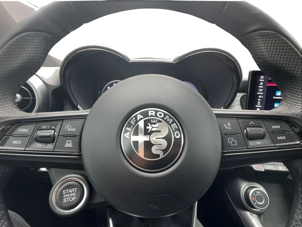 New 2026 Blue Alfa Romeo Base image 40