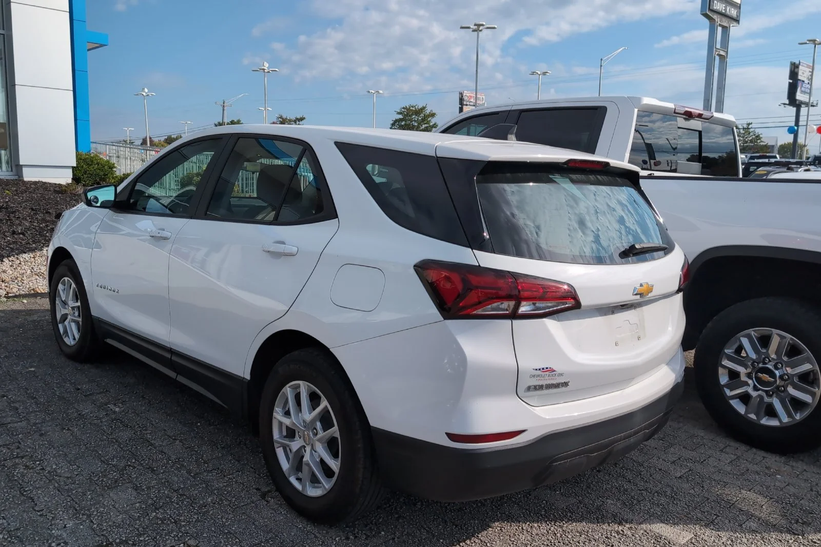 Used 2022 SUMMIT WHITE Chevrolet LS image 8