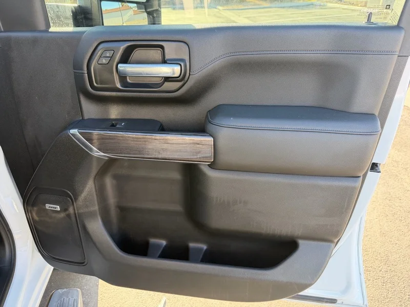 Used 2020 SUMMIT WHITE Chevrolet LTZ image 21