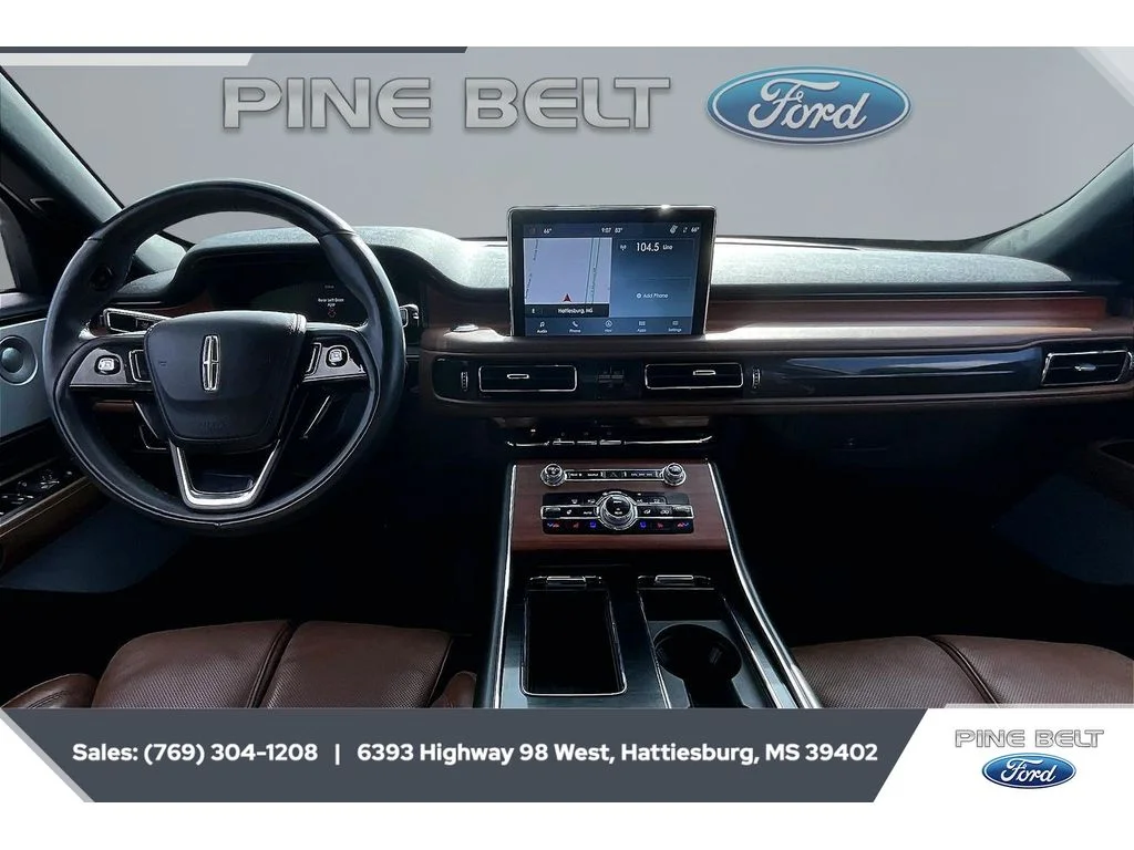 Used 2023 Silver Radiance Metallic Clearcoat Lincoln Reserve image 13