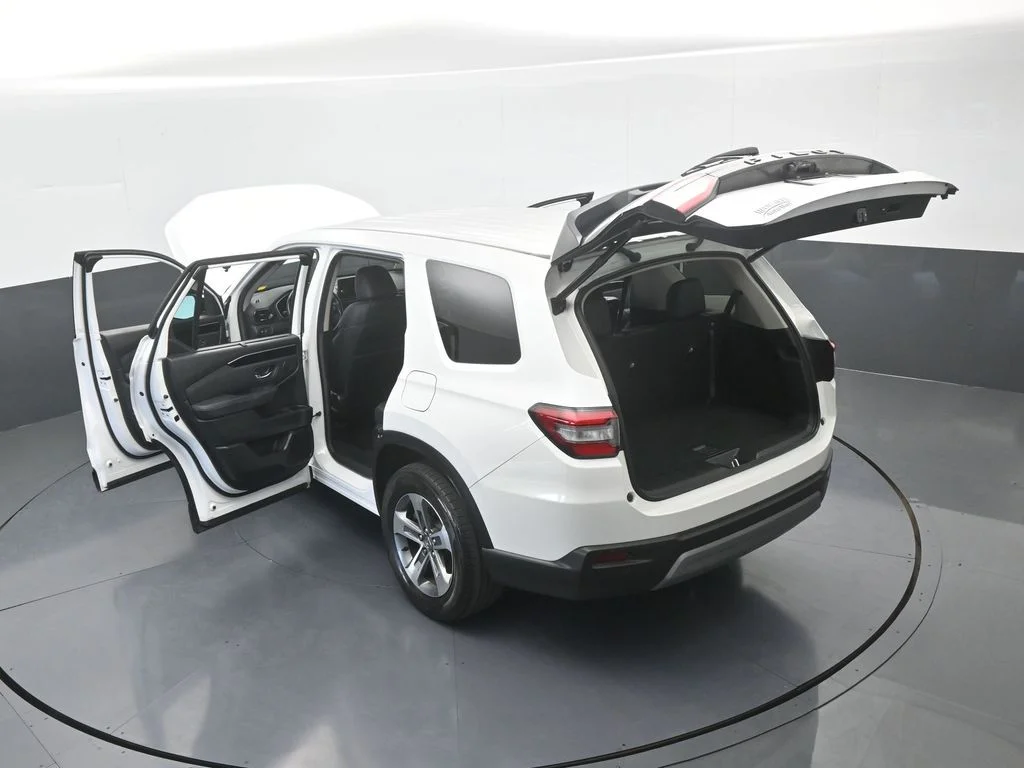 Used 2025 White Honda EX-L image 70