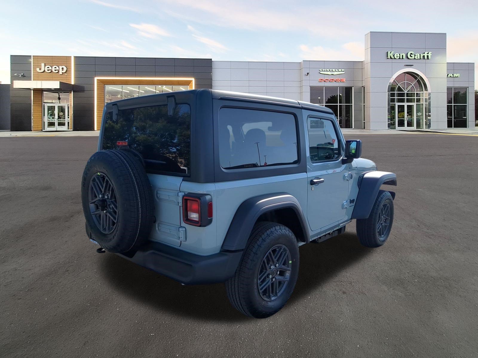 New 2027 Earl Clear-Coat Paint Jeep Sport S image 4