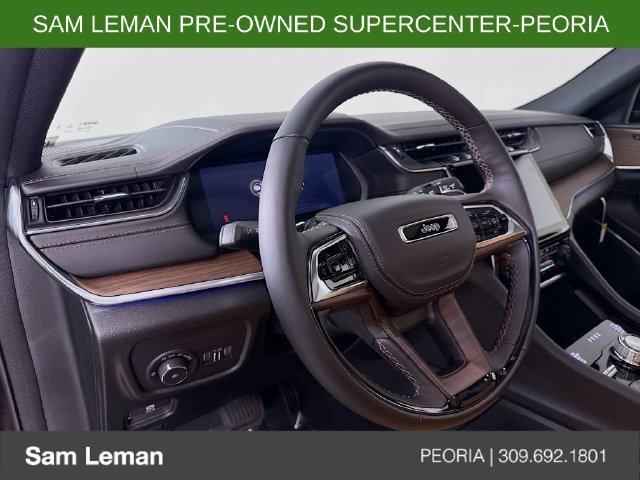 Used 2025 Black Jeep Summit image 9