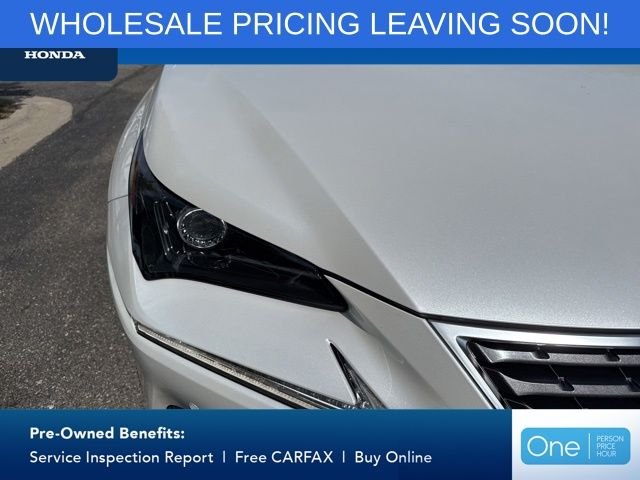 Used 2020 White Pearl Lexus 300h image 3