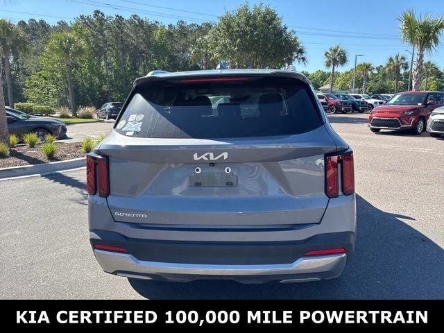 Used 2024 Silver Kia S image 5