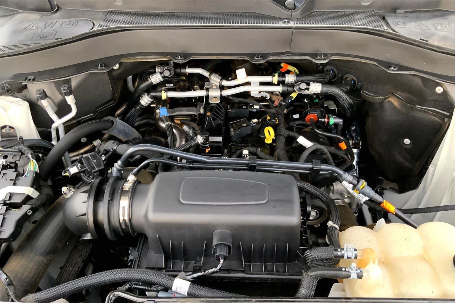 Certified Used 2024 Oxford White Ford XLT image 32