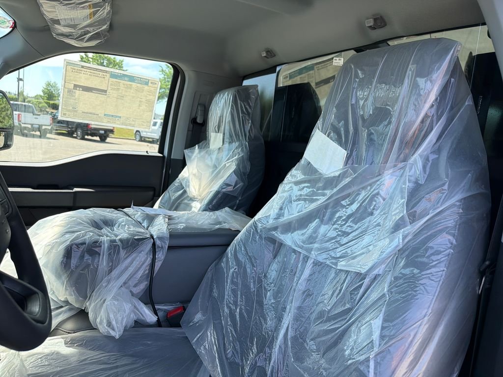 2025 Ford F-600 Super Duty Chassis Cab XL - Photo 19