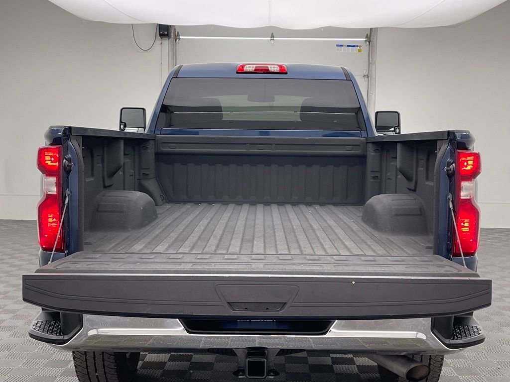 Used 2022 Northsky Blue Metallic Chevrolet LT image 9