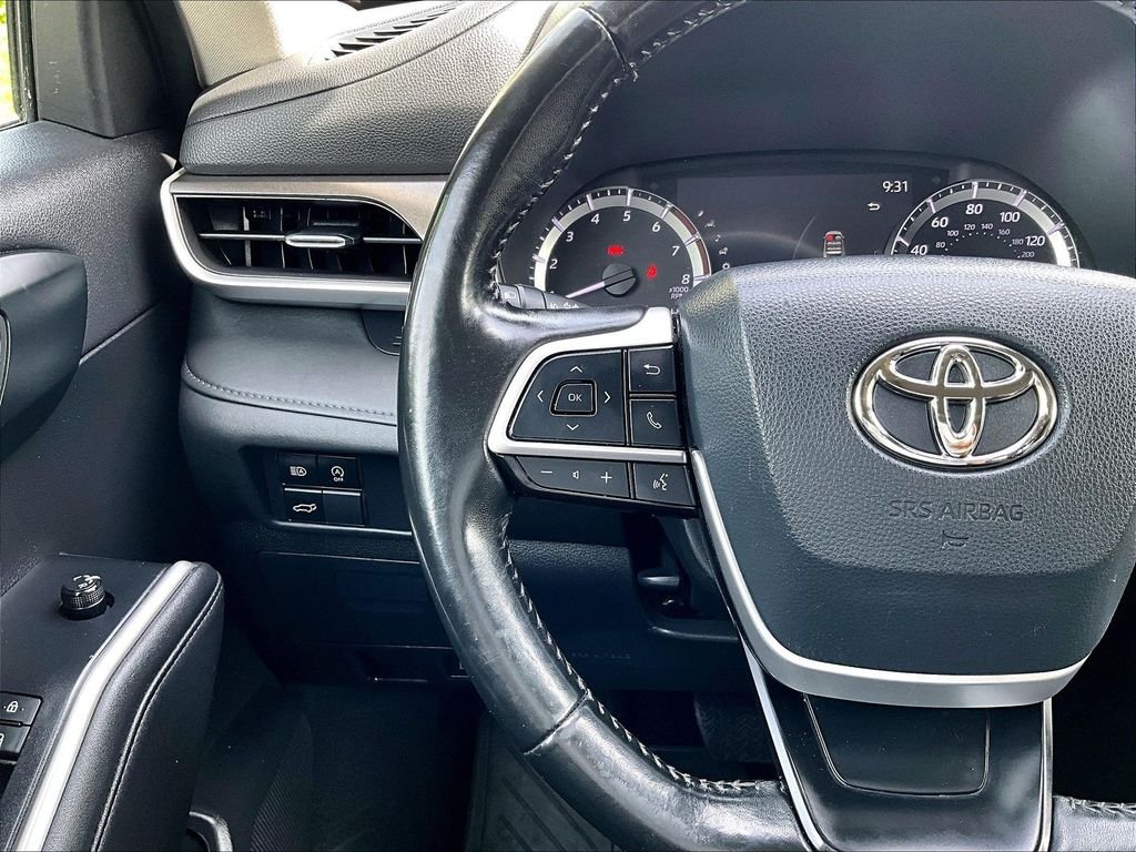 Used 2023 Black Toyota XLE image 23