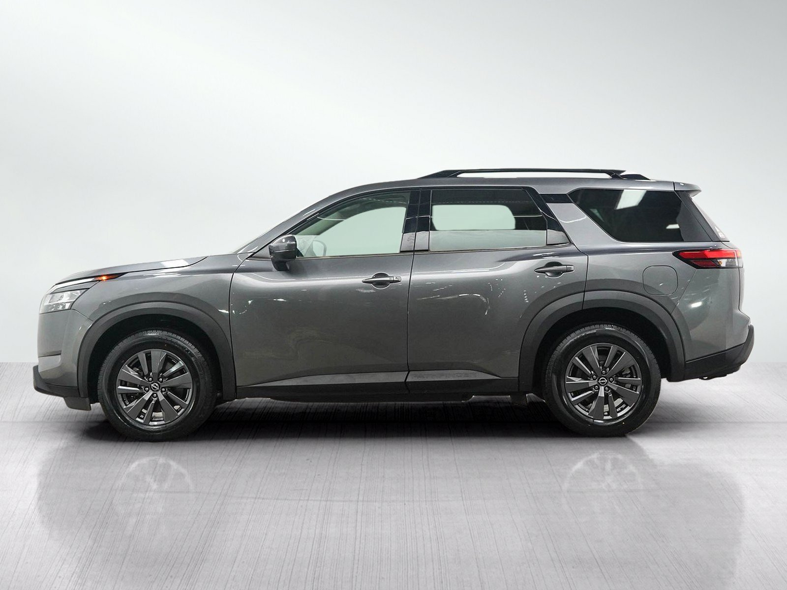 Used 2022 Nissan Pathfinder SV with VIN 5N1DR3BD1NC239020 for sale in Burnsville, Minnesota