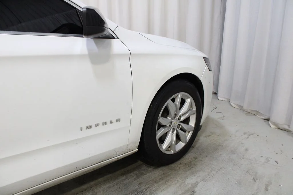 Used 2018 White Chevrolet LT image 27