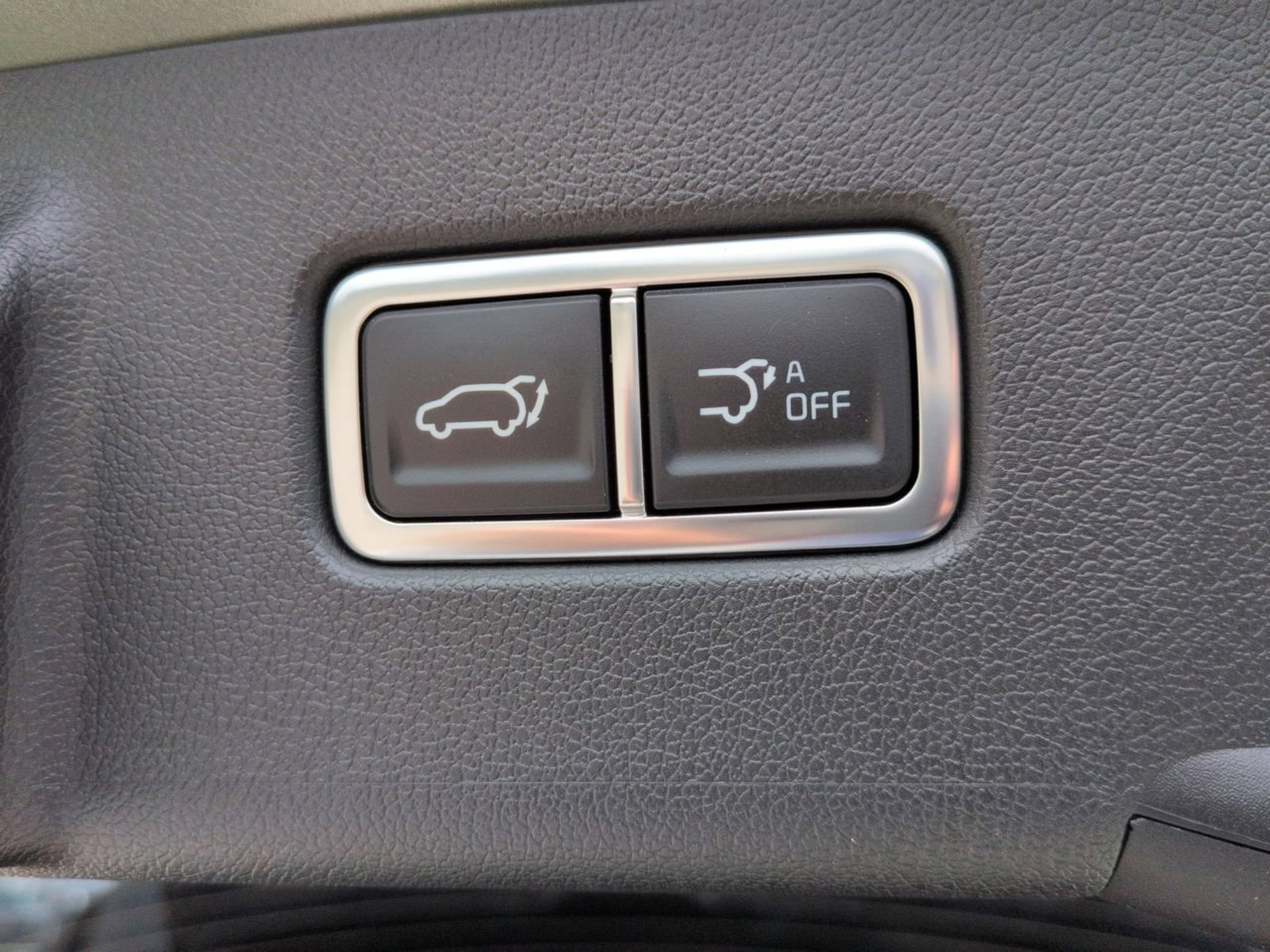 New 2026 Jungle Green Kia X-Line SX Prestige AWD image 11