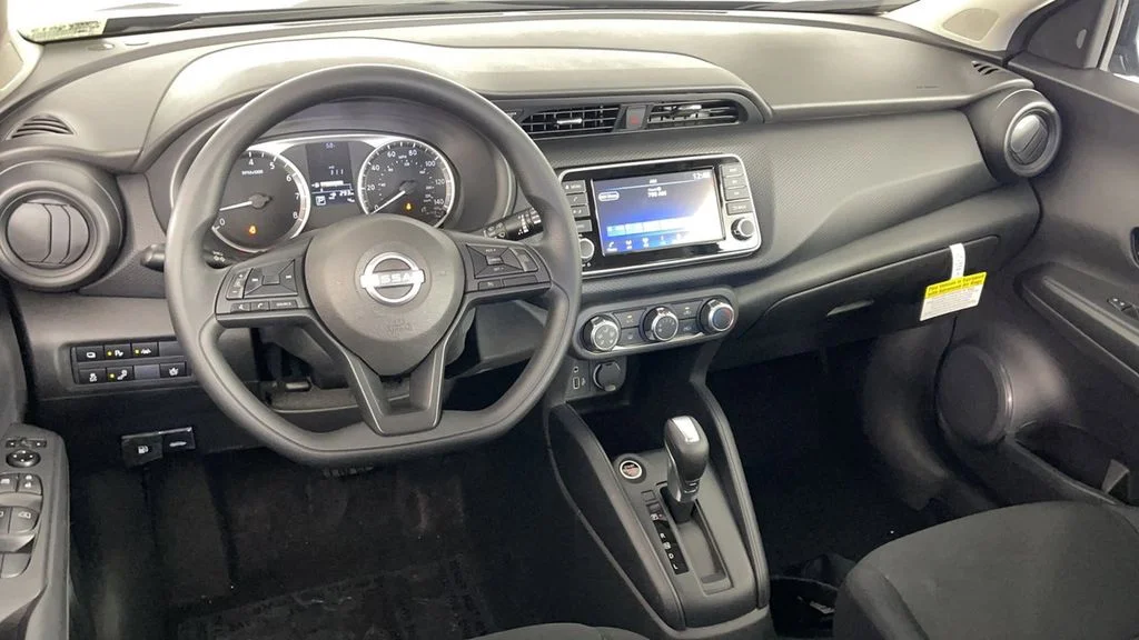2025 Nissan KICKS PLAY Base - Photo 15
