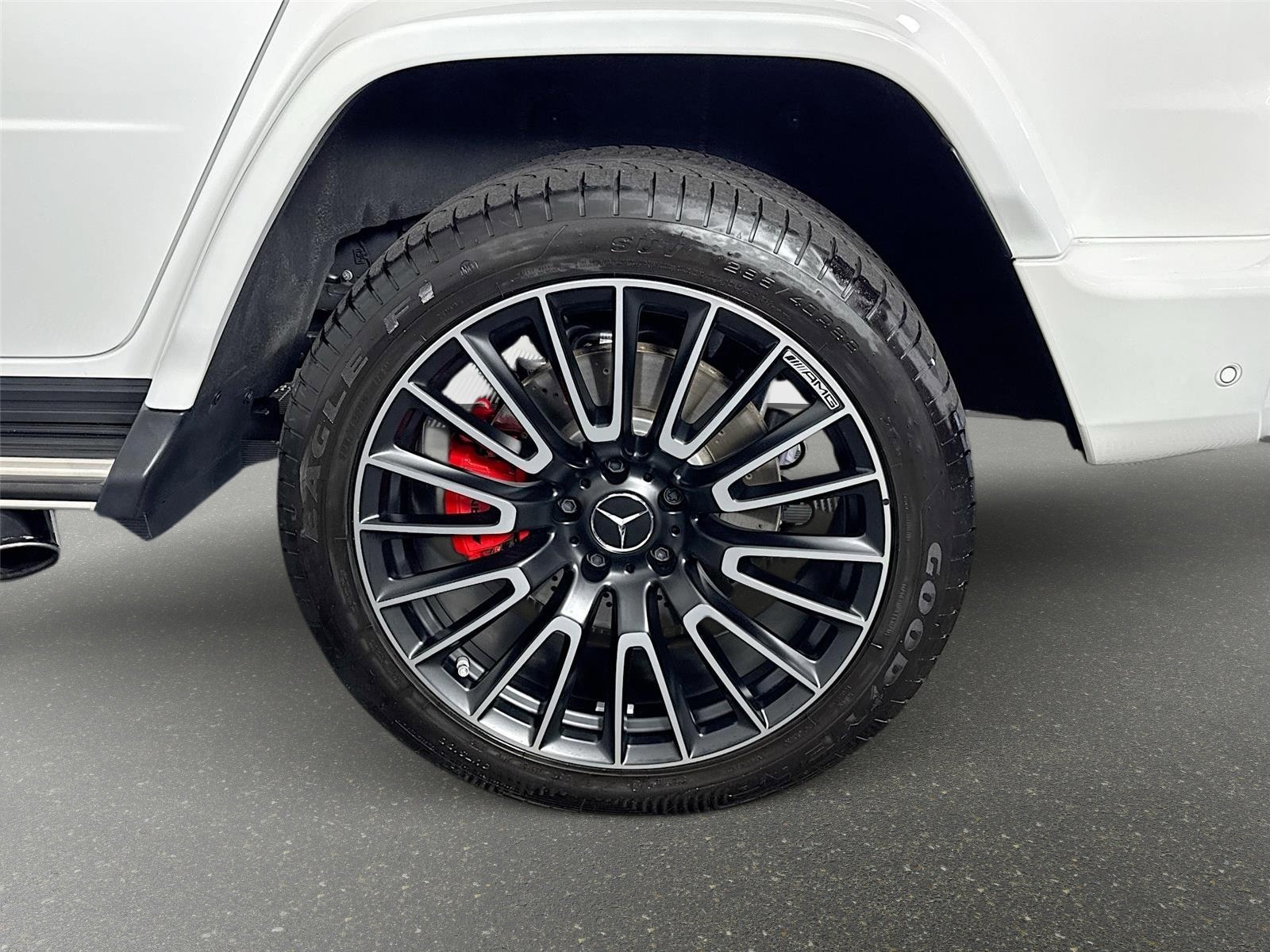 Used 2025 White Mercedes-Benz G 63 AMG® image 33