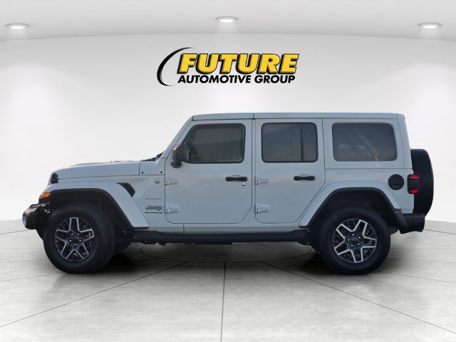 Used 2024 White Jeep Sahara image 7