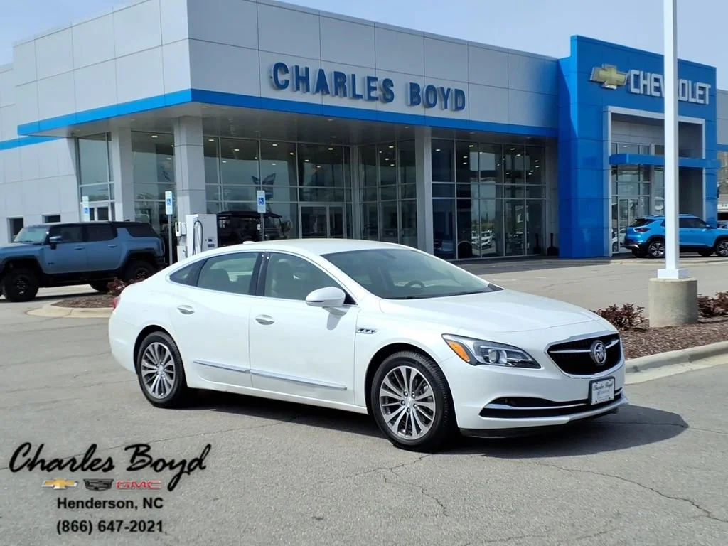 2019 Buick LaCrosse Essence's photo
