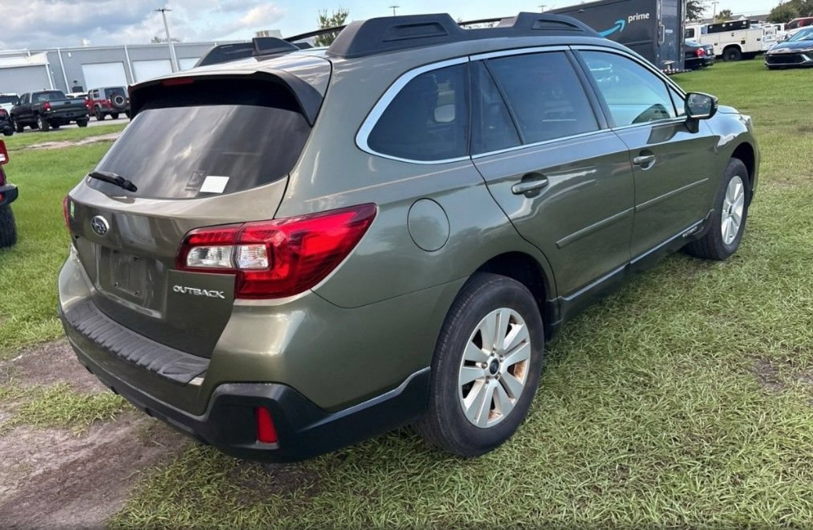 Used 2019 Wilderness Green Metallic Subaru Premium image 5