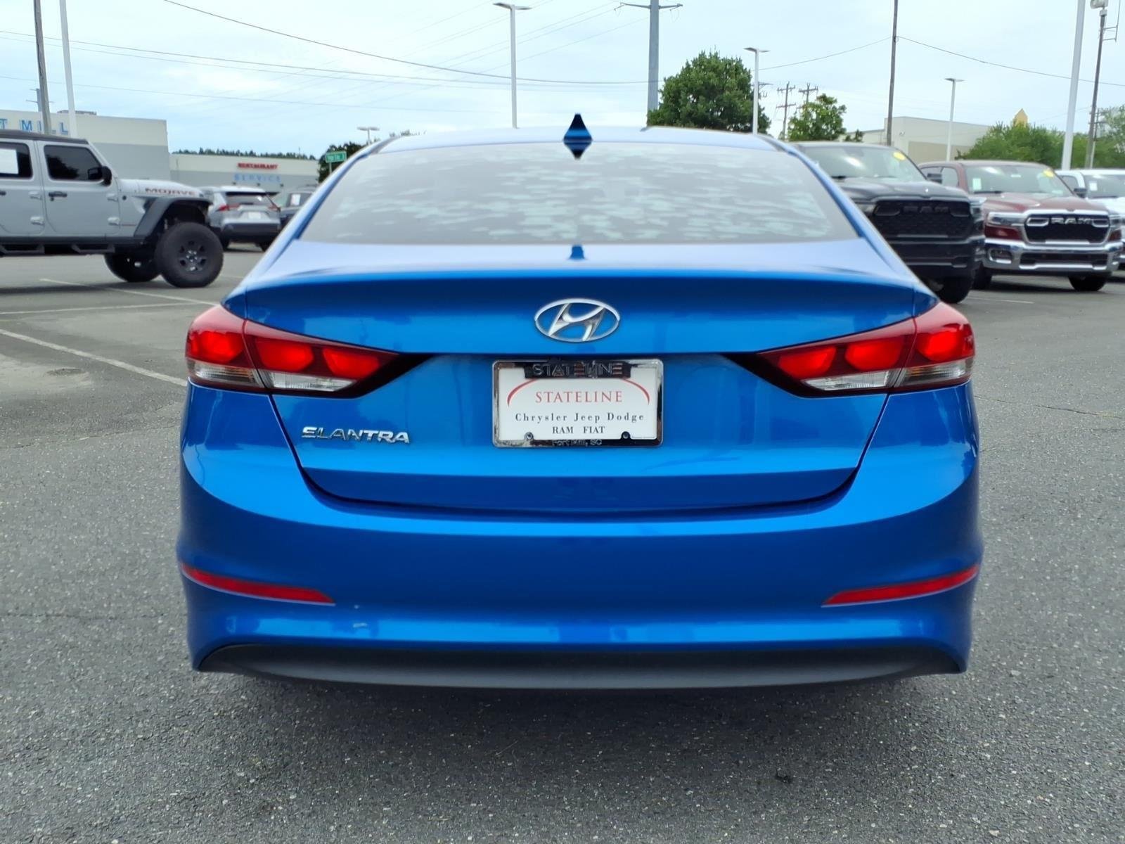 Used 2017 Electric Blue Hyundai SE image 15