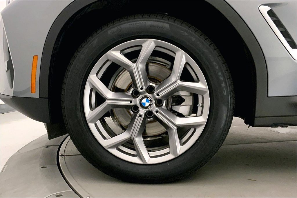 Used 2024 Skyscraper Grey Metallic BMW  image 5