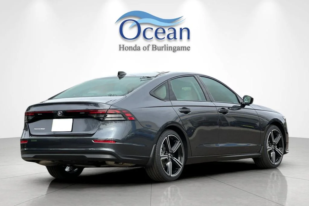 New 2026 Meteorite Gray Metallic Honda SE image 4