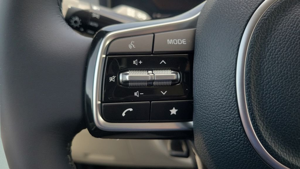 New 2026 Snow White Pearl Kia EX image 21
