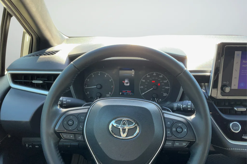 2023 Toyota Corolla Hatchback SE - Photo 14