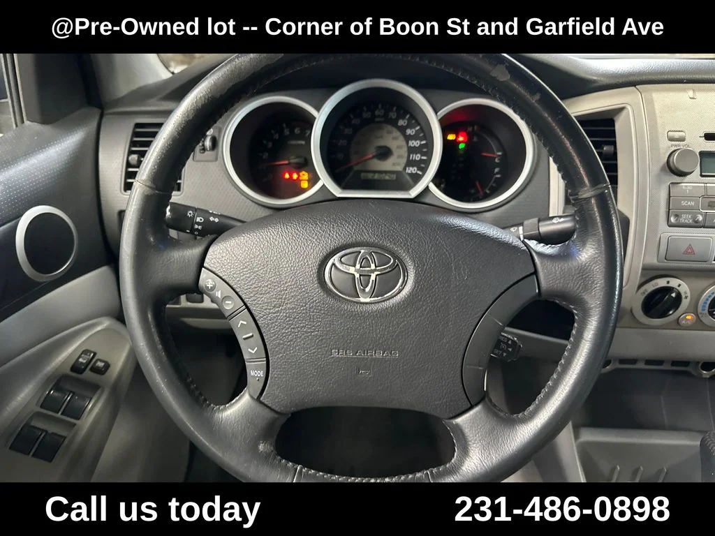 Used 2009 Silver Toyota Base image 20