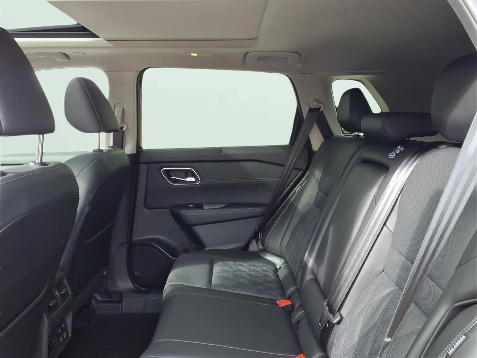 2026 Nissan Rogue Platinum - Photo 6