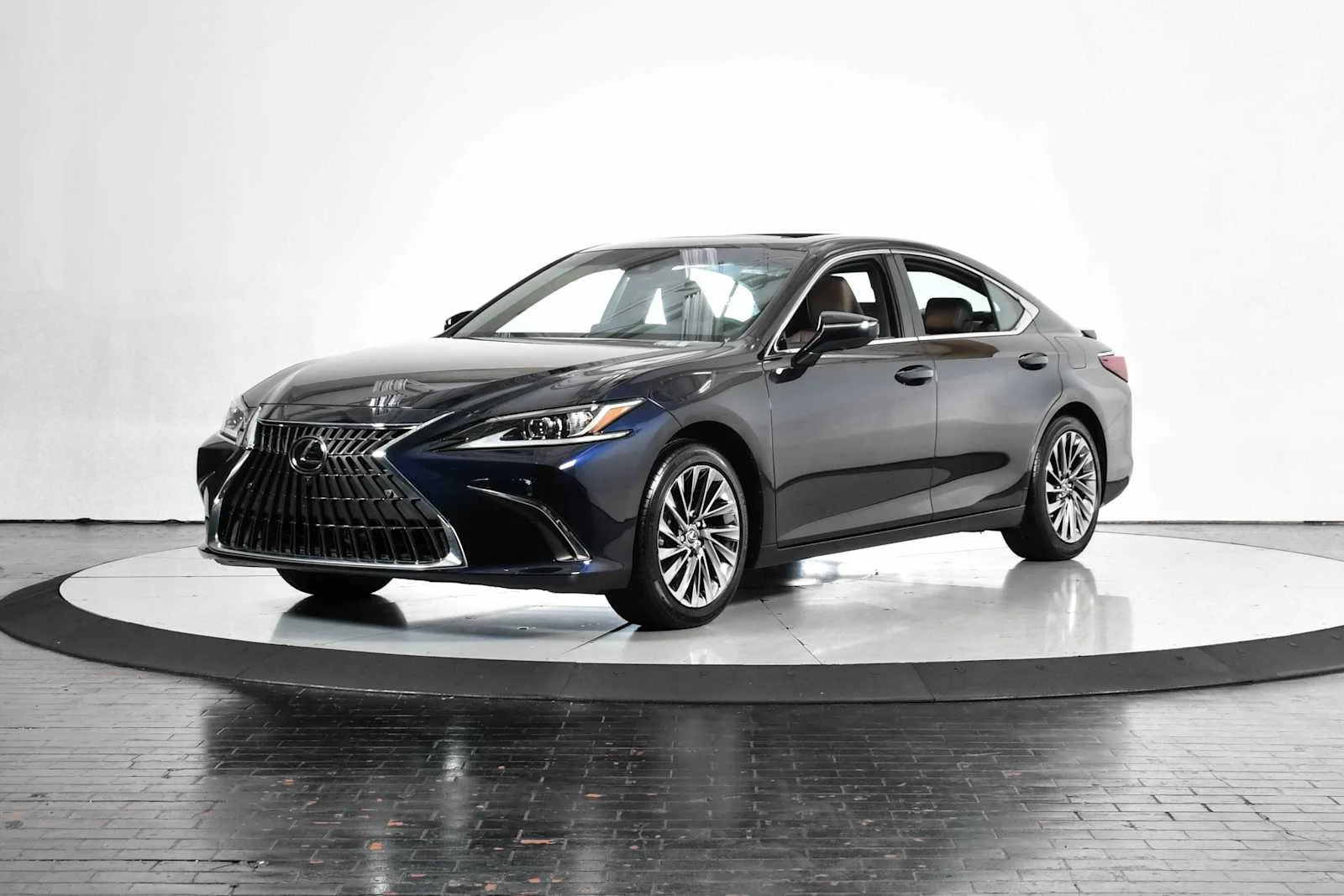 2025 Lexus ES 300h 300h Luxury's photo